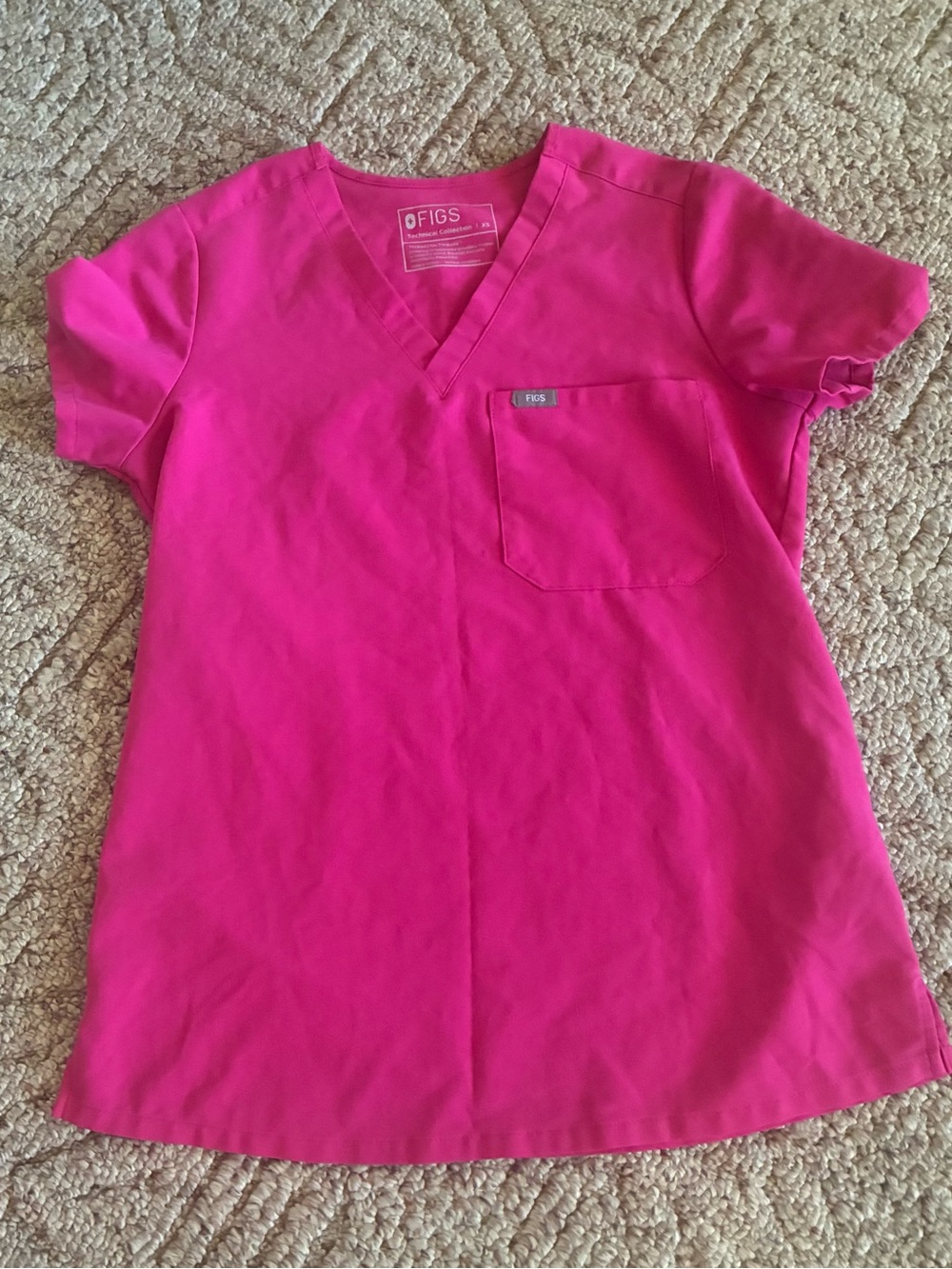FIGS Scrub Set in V-Neck in Hot Pink